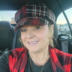 Meet your Posher, Constance